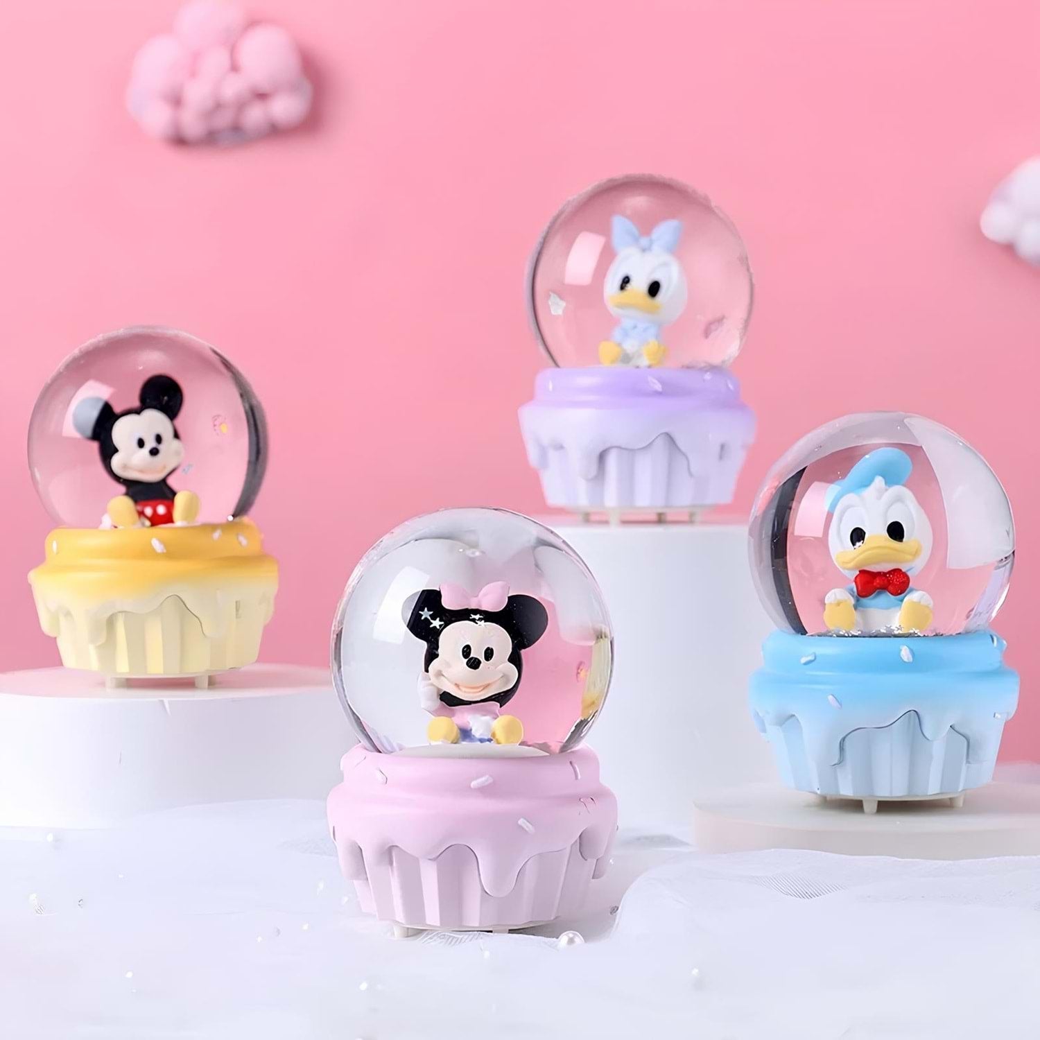 Mickey Mouse Işıklı Kar Küresi 9 Cm