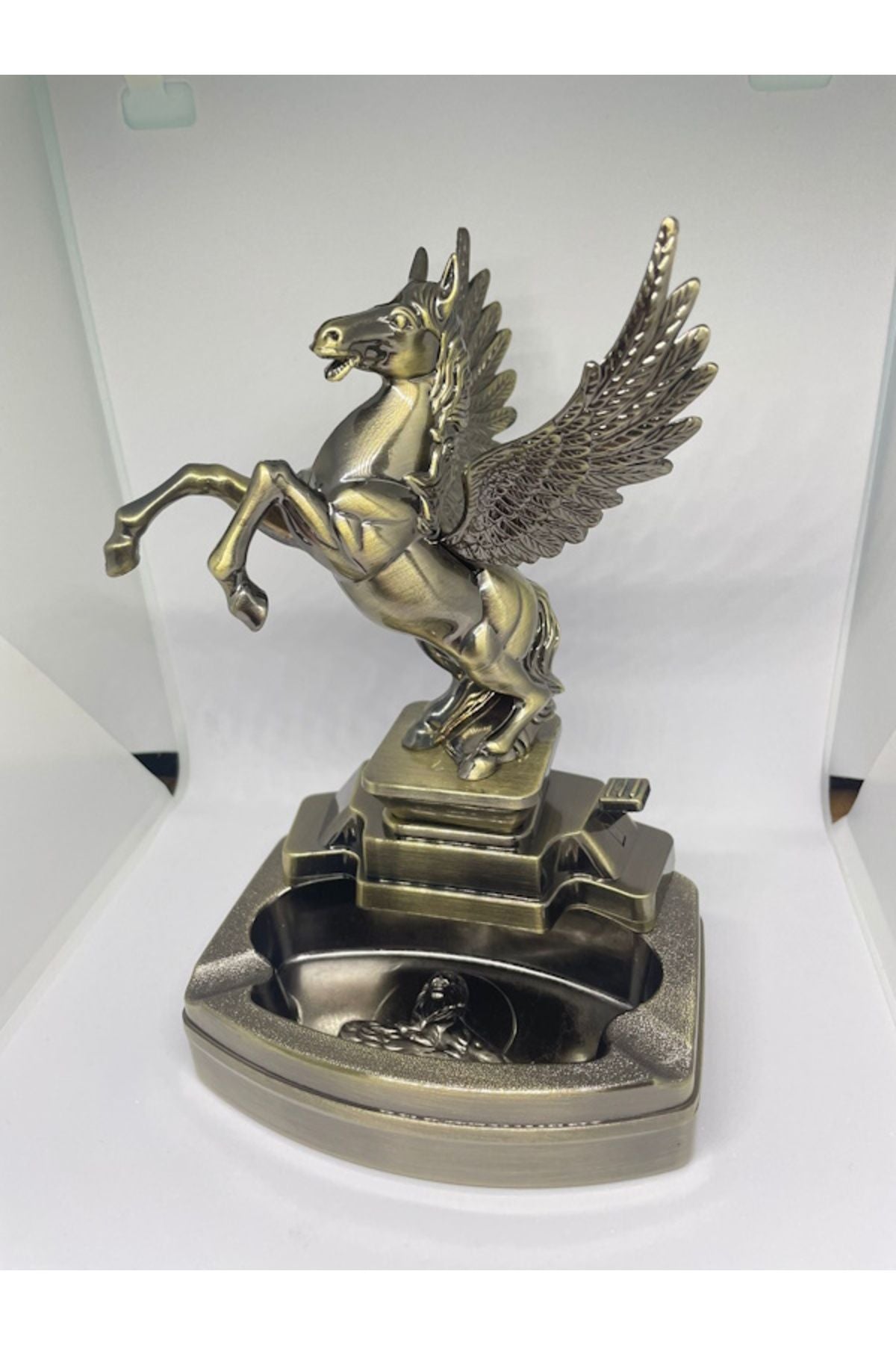 Pegasus Tasarımlı Metal Çakmaklı Masa Küllüğü